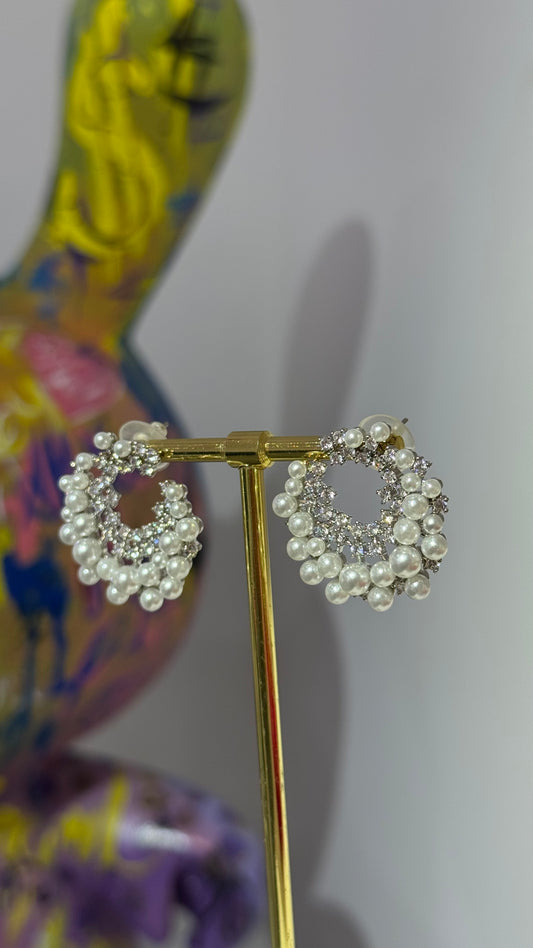 İnci Ve Taş Detaylı Küpe