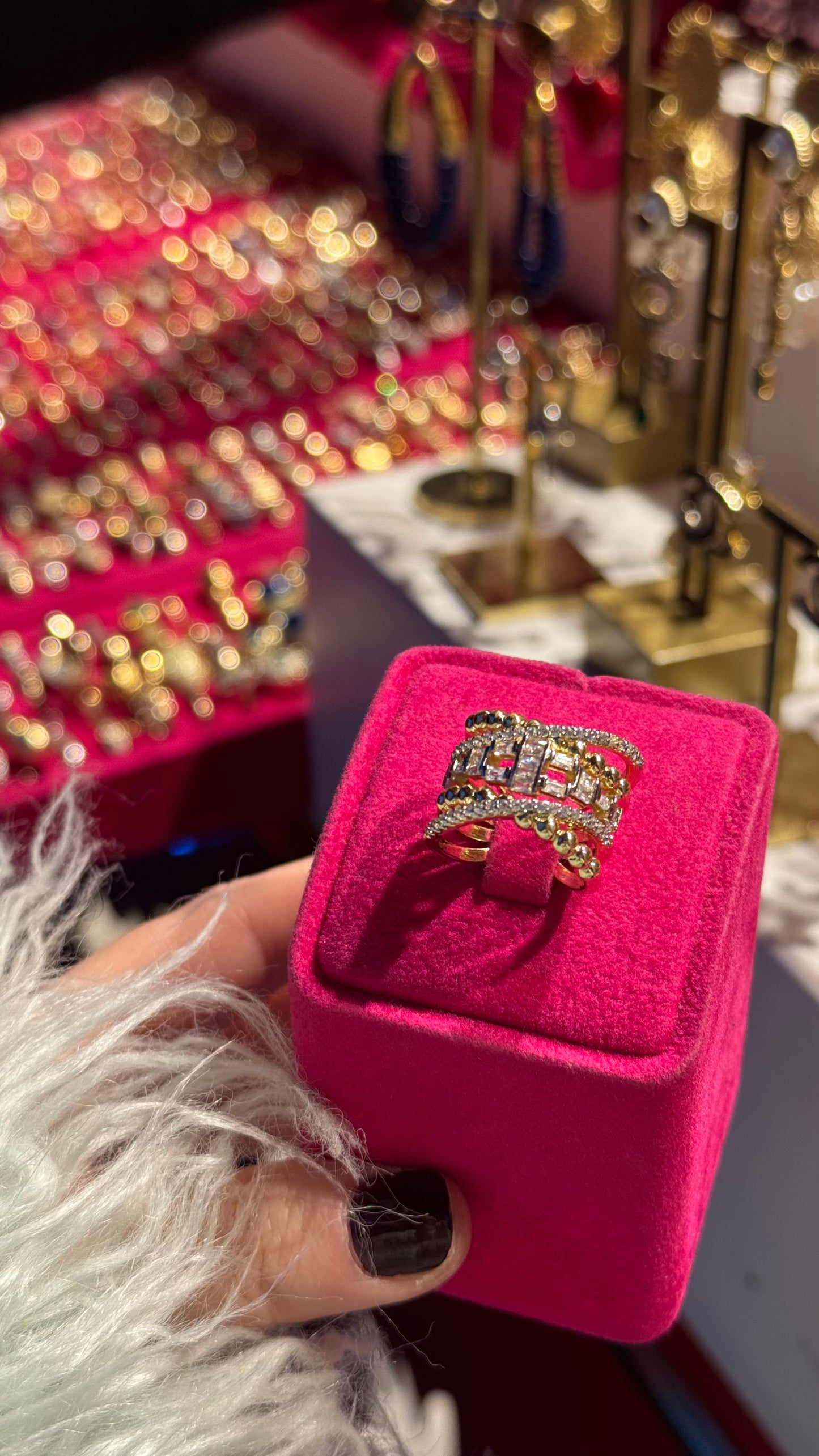 Çok Taşlı Yüzük