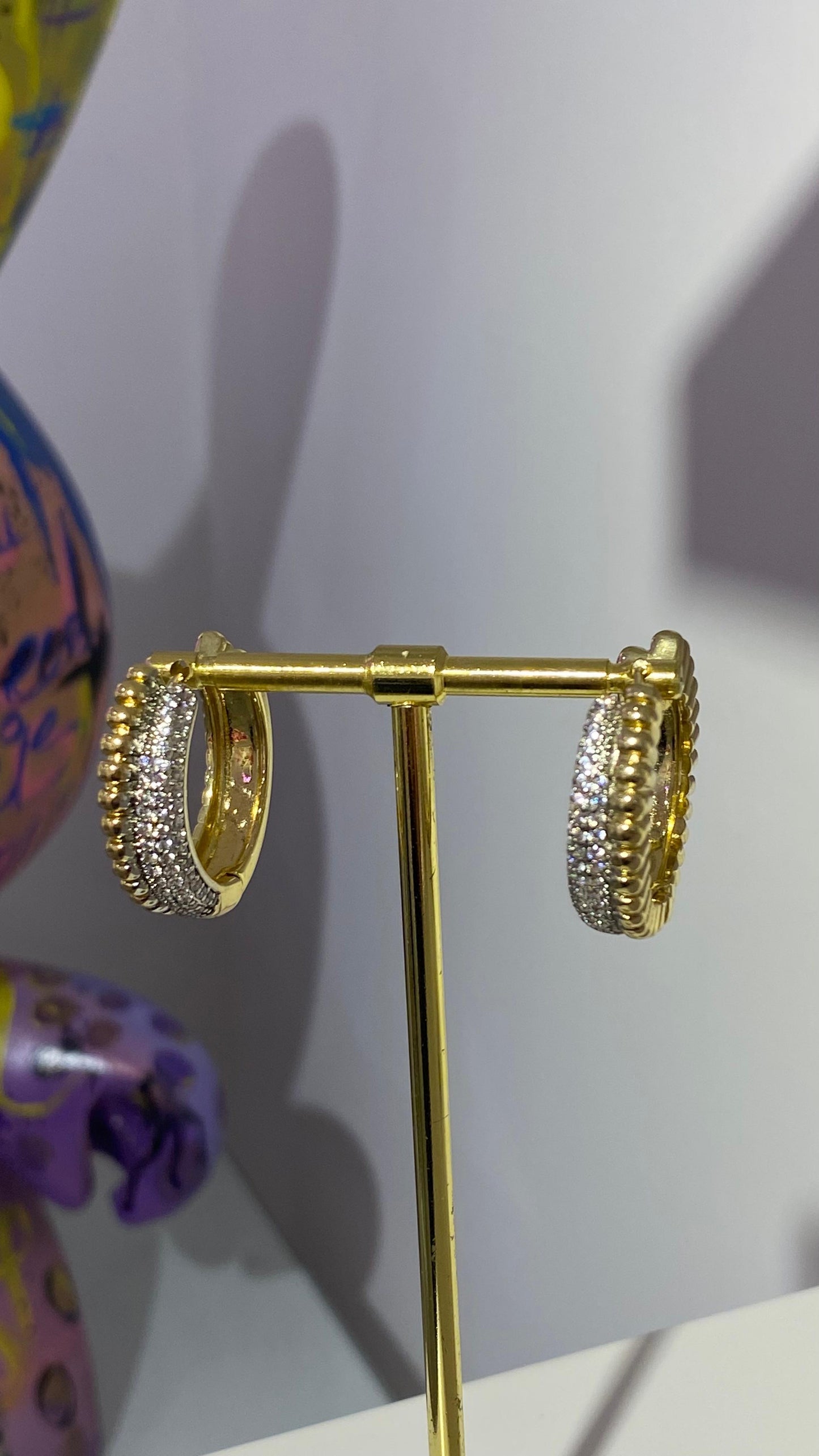 Yanı Taşlı Halka Küpe