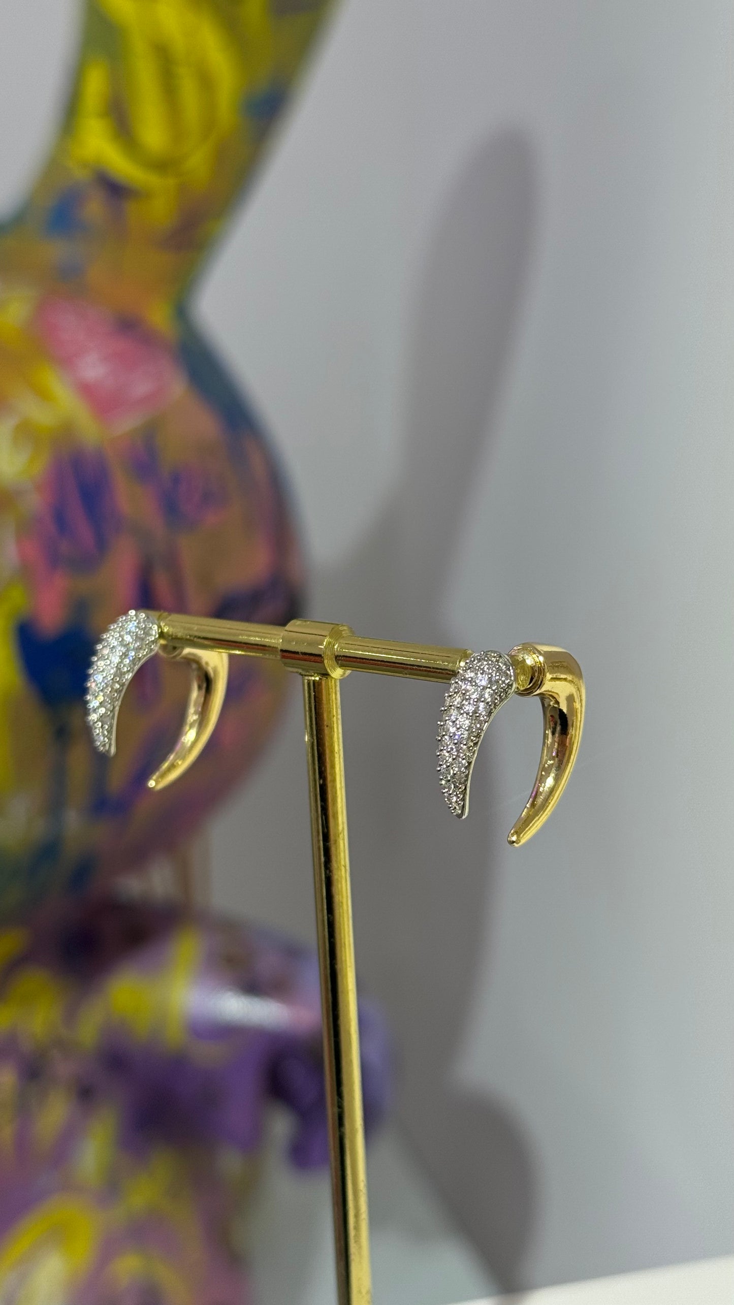 Taşlı Mini Diken Küpe