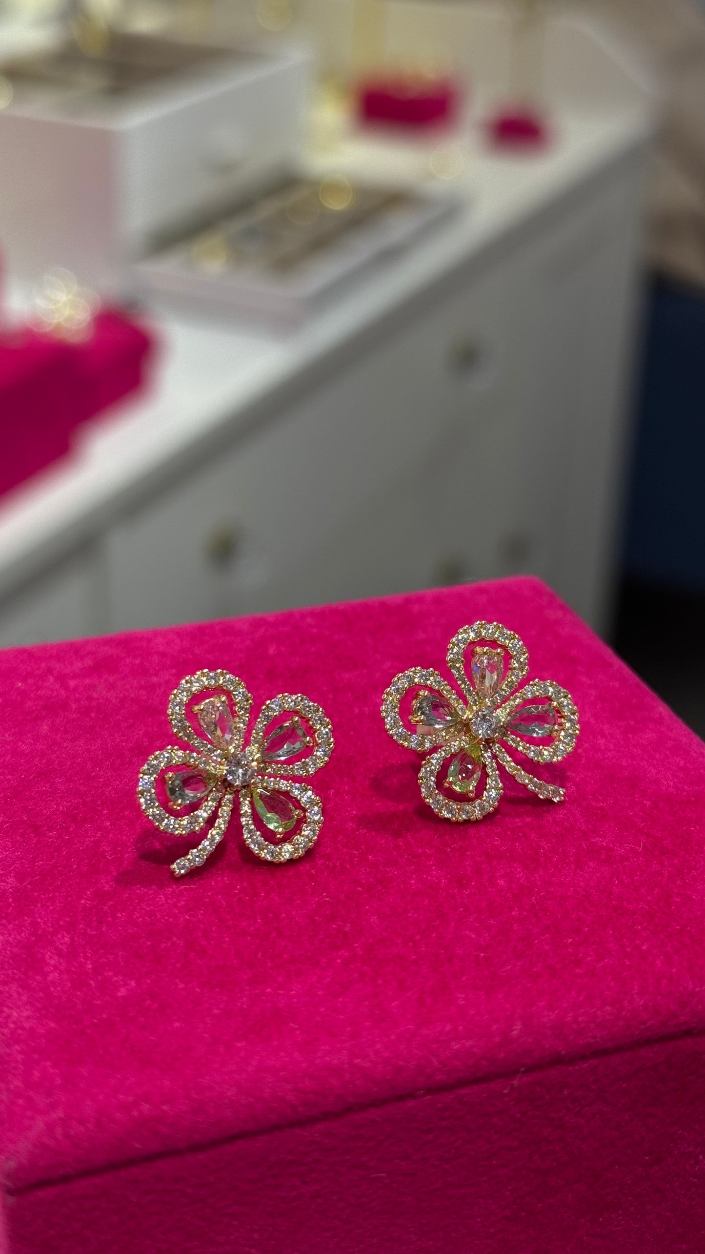 Gold Kristal Çiçek Küpe