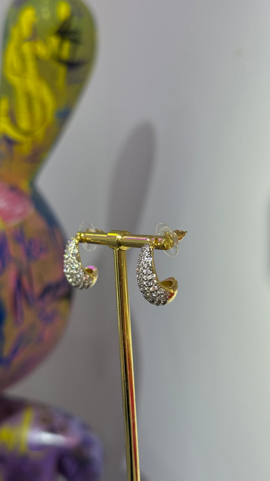 Damla Form Taşlı Küpe