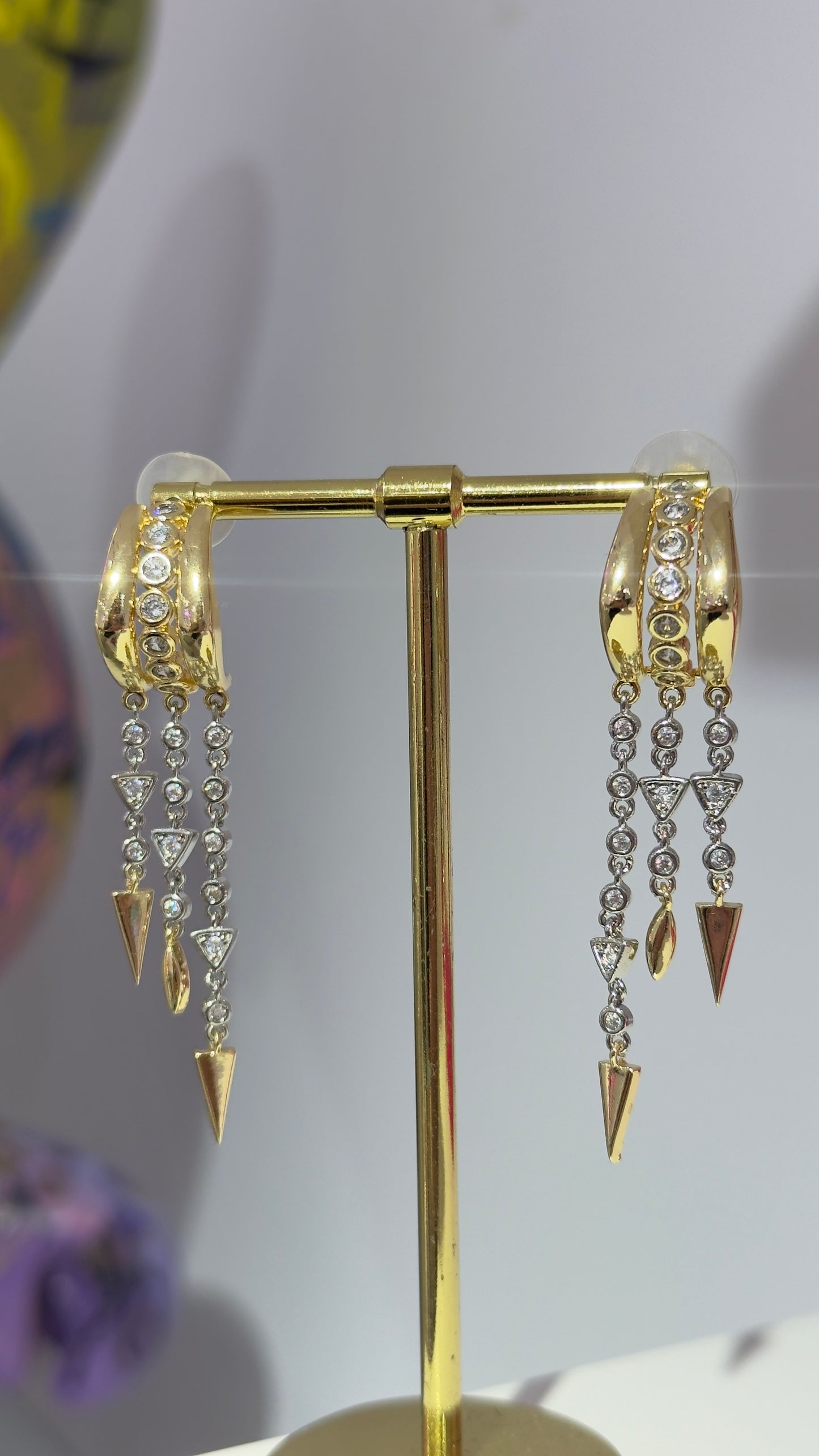 Sallantılı Taşlı Küpe