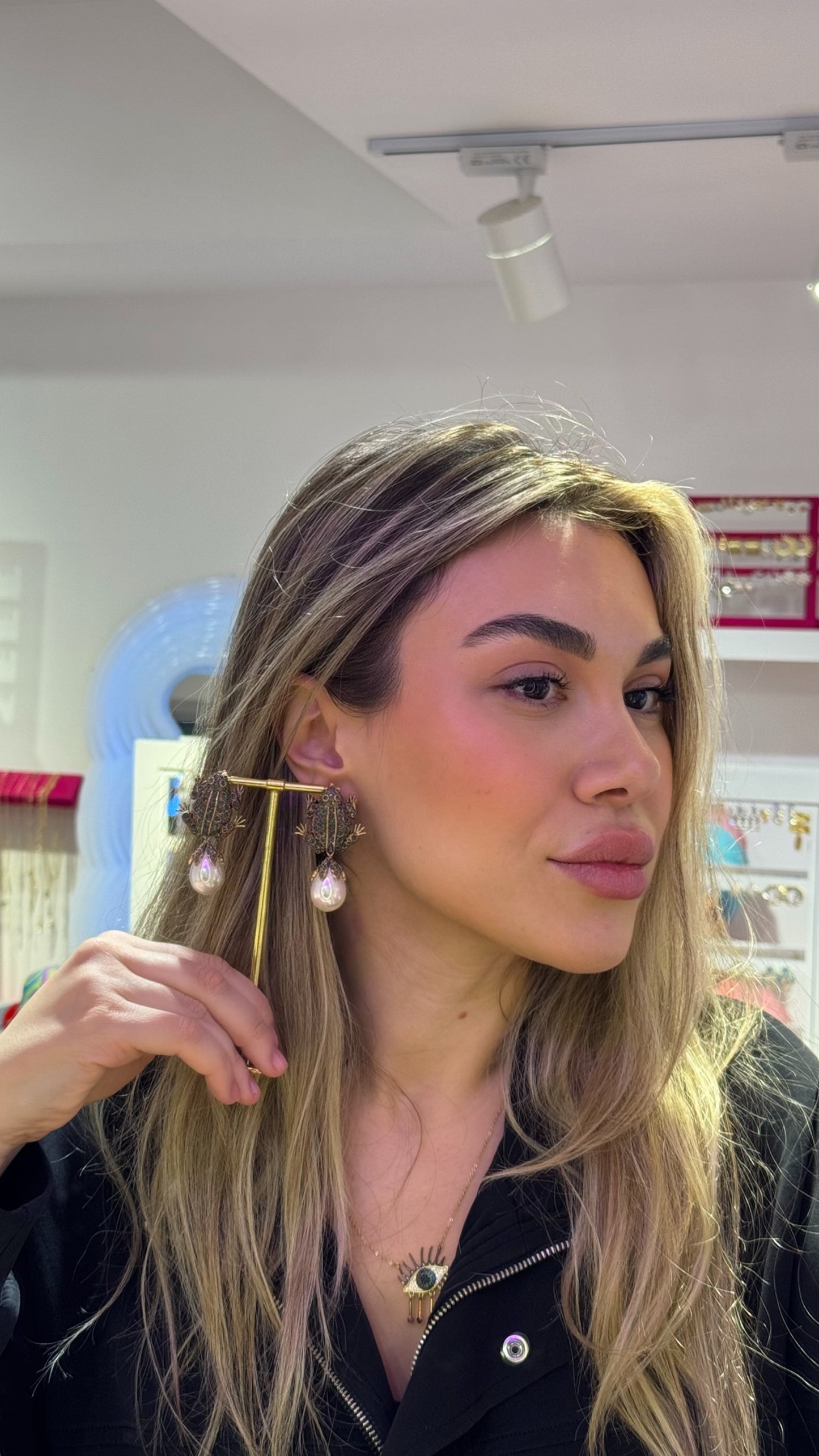 İncili Kurbağa Küpe