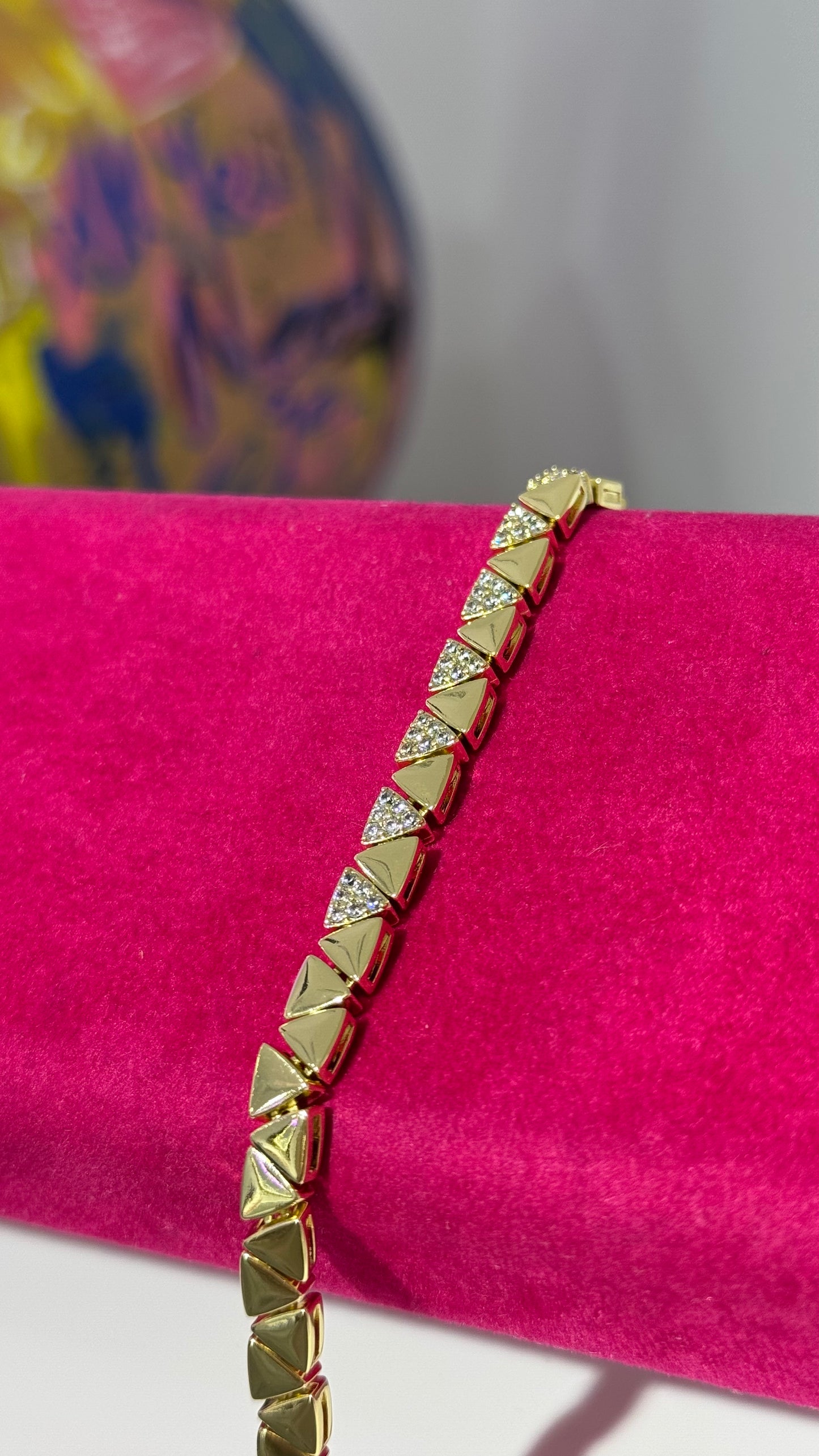Taşlı Üçgen Bileklik