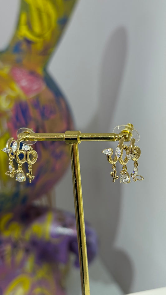 Üçlü Görünen Minimal Küpe