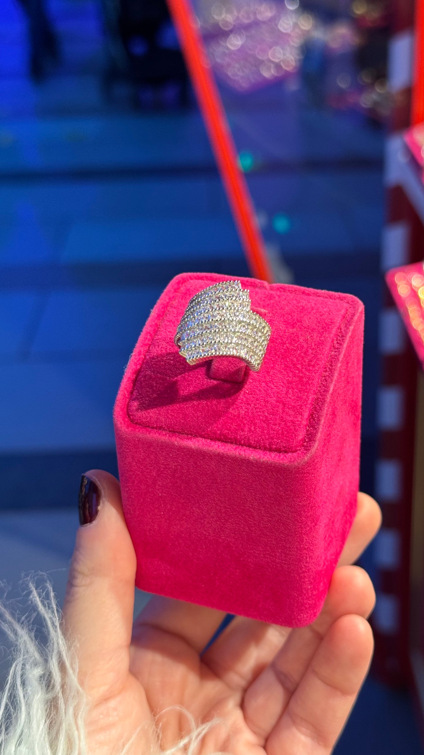 Çok Taşlı Yüzük