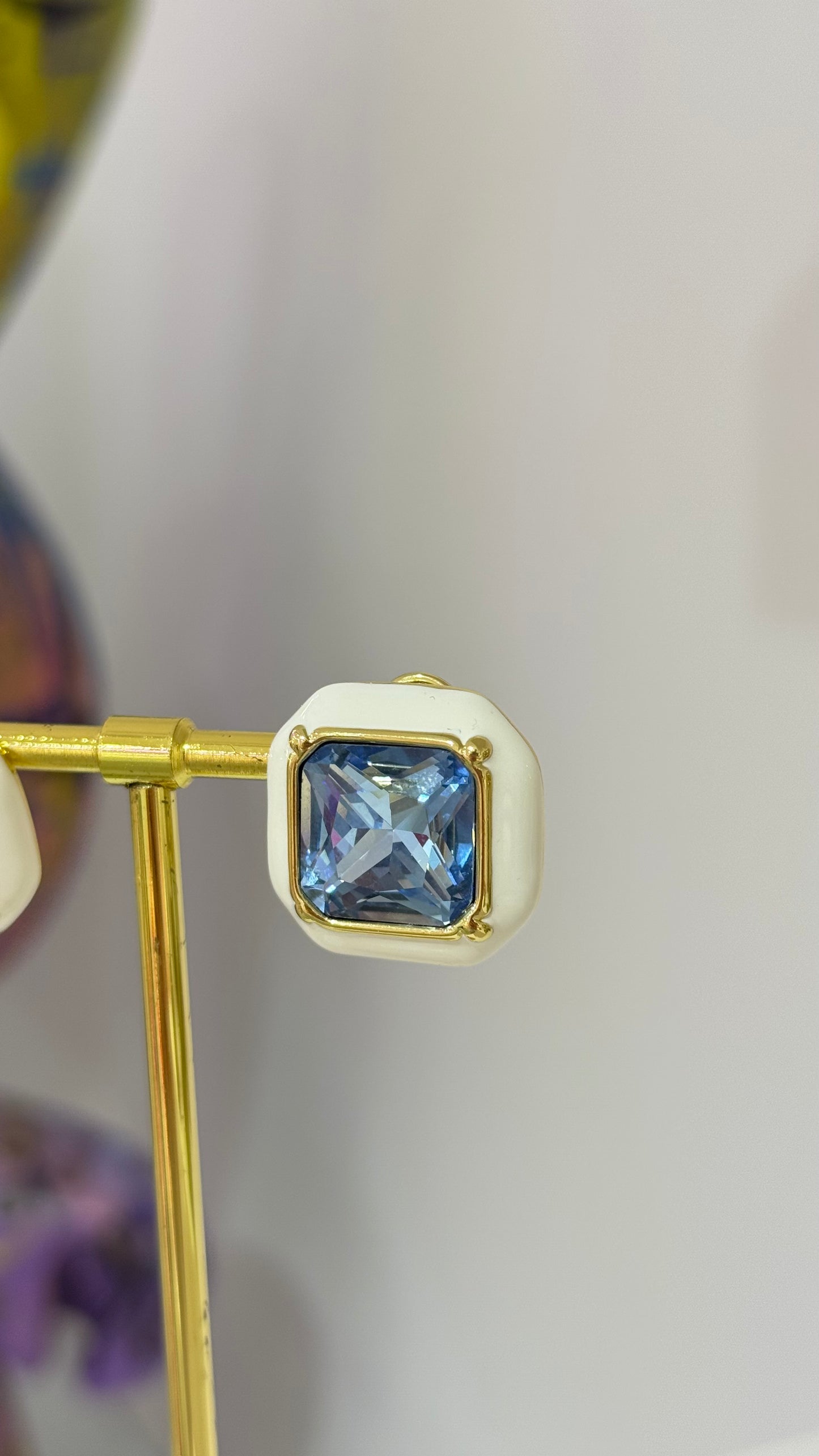 Kare Taşlı Swarovski Küpe