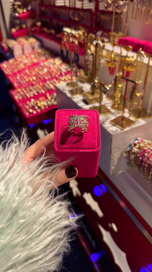 Çok Taşlı Yüzük