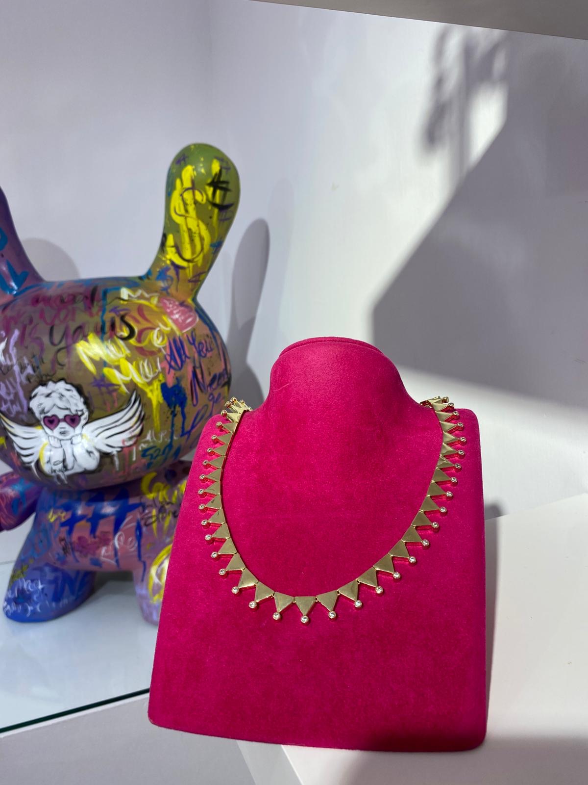 Taşlı Üçgen Kolye