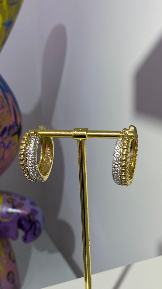 Yanı Taşlı Halka Küpe