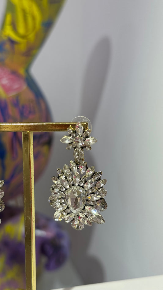 Sallantılı Taş Küpe