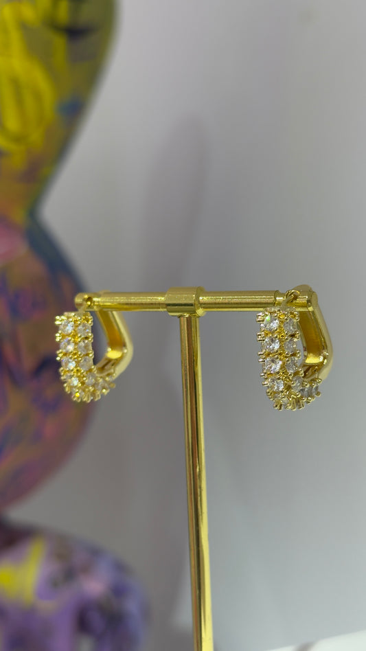 Taşlı Üçgen Küpe