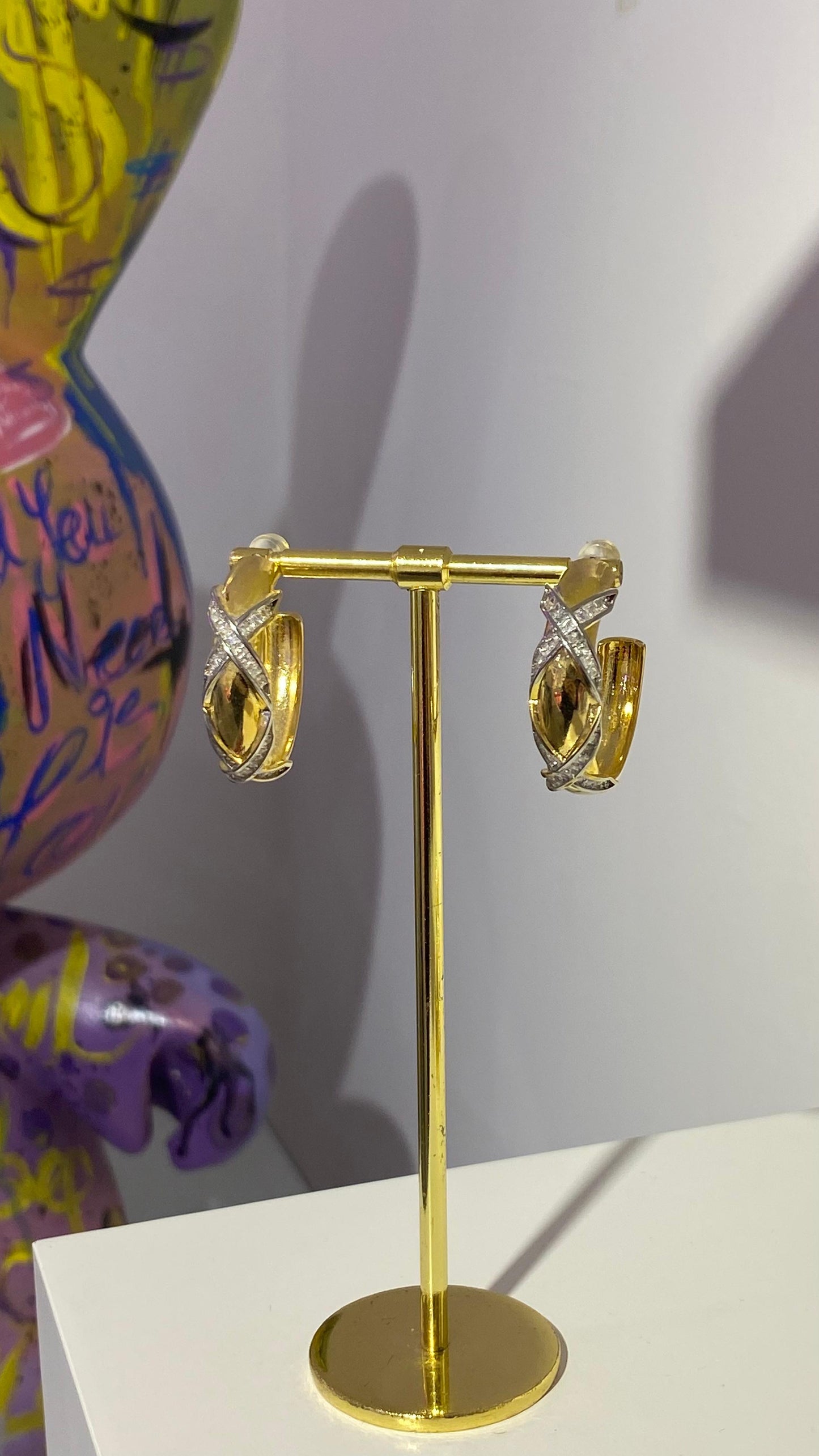 X Taşlı Halka Küpe