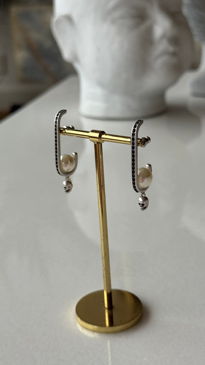 Kuru Kafa Sallantılı Küpe