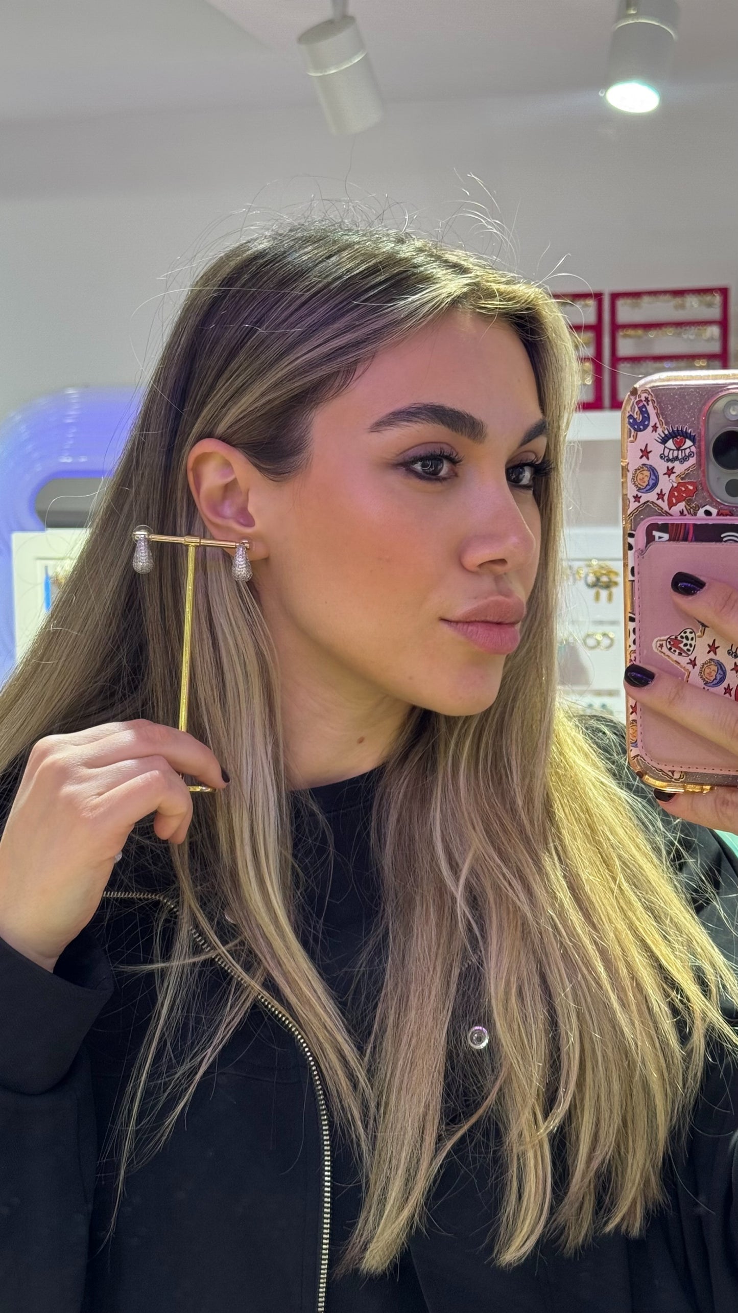 Damla Form Taşlı Küpe