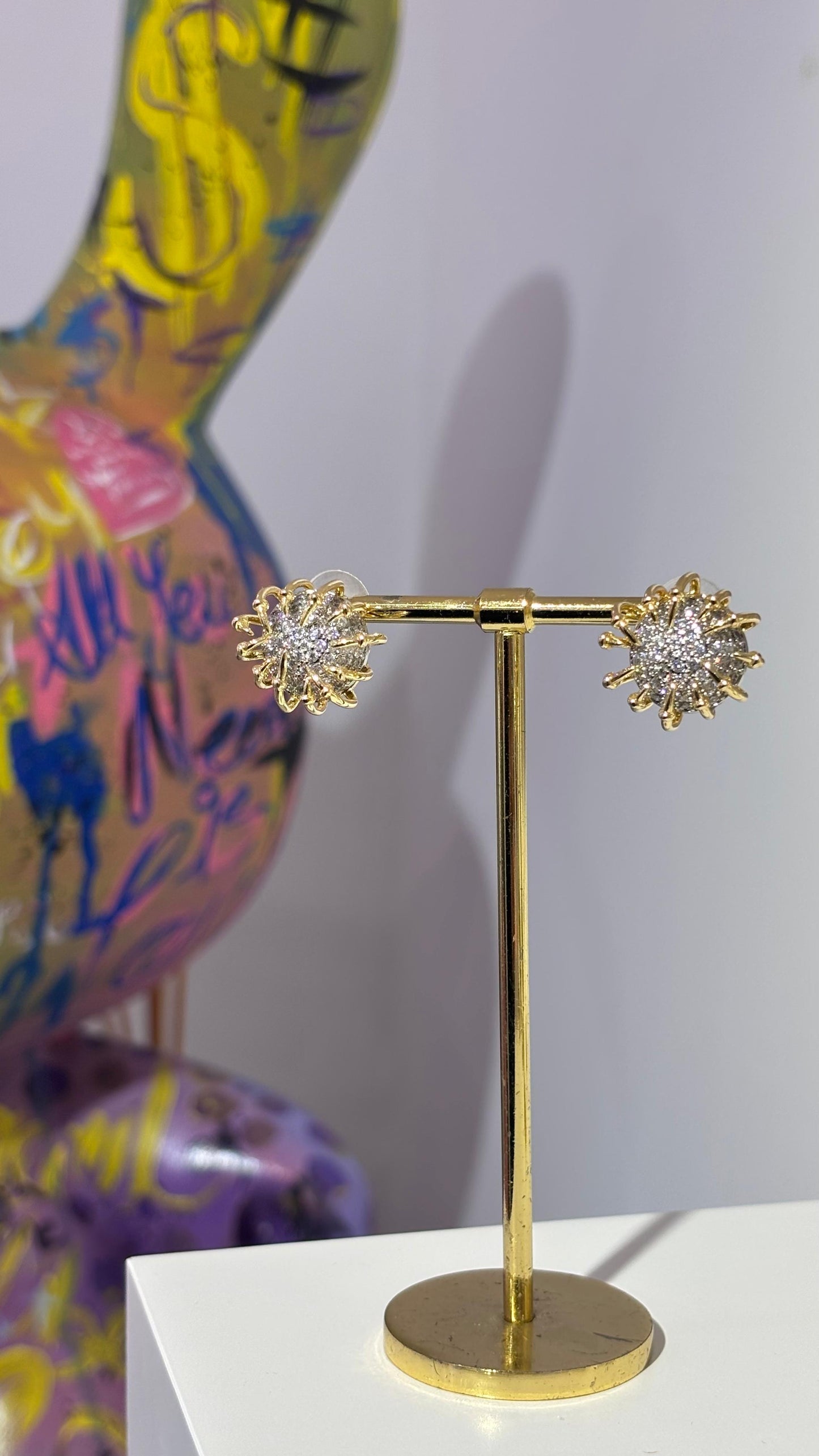 Taşlı Yuvarlak Küpe