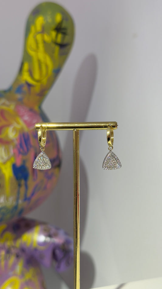 Üçgen Sallantılı Küpe