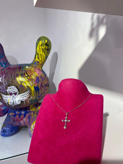 Beyaz Taşlı Haç Kolye