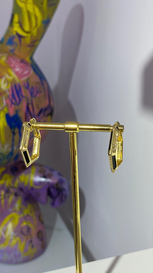 Köşeli Siyah Halka Küpe