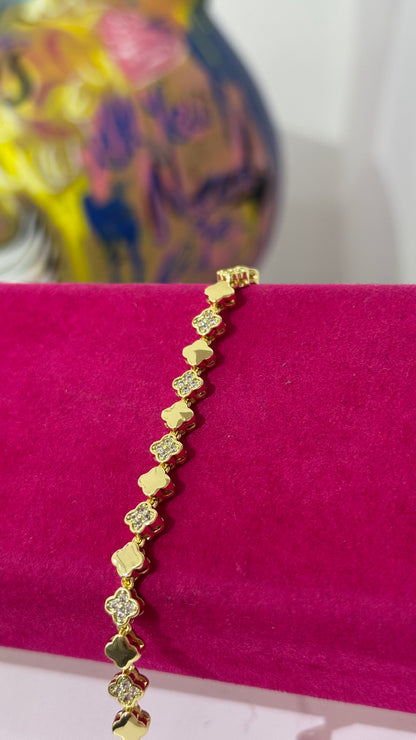 Taşlı Yoncalı Bileklik