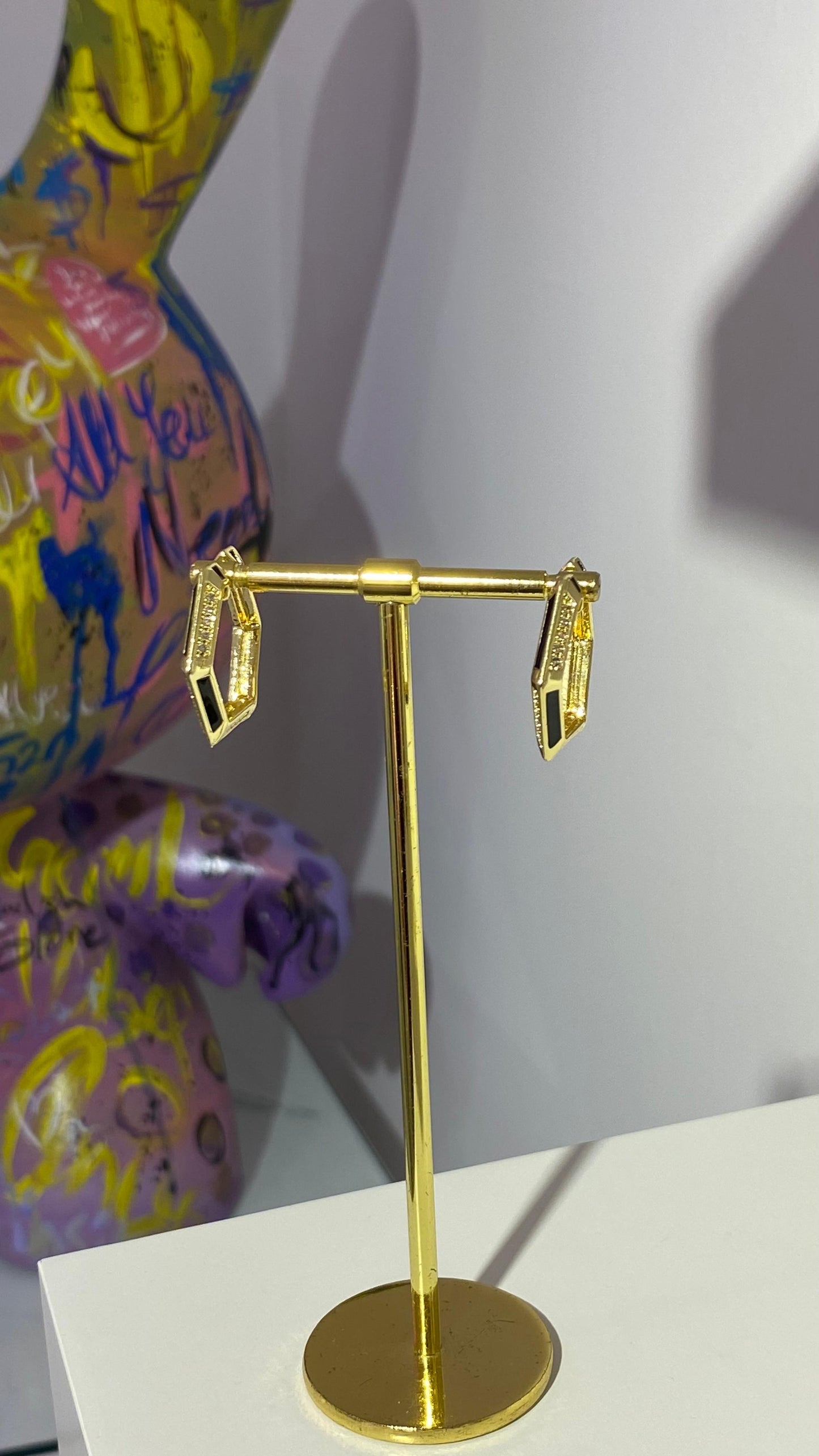 Köşeli Siyah Halka Küpe