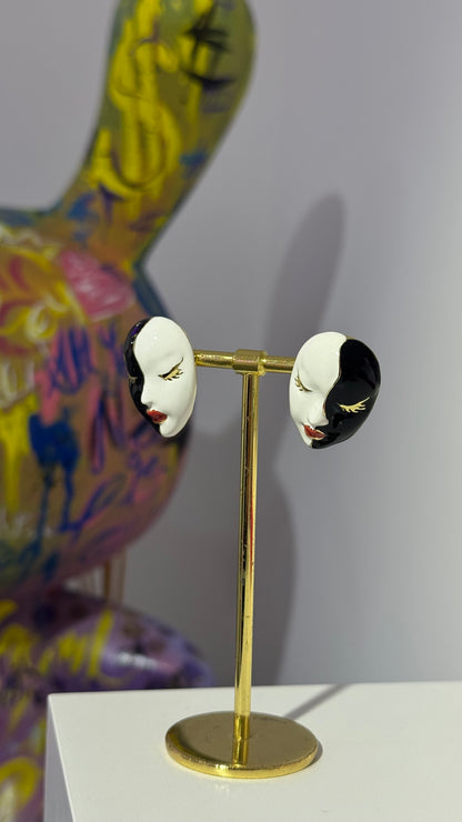 Maske Surat Küpe