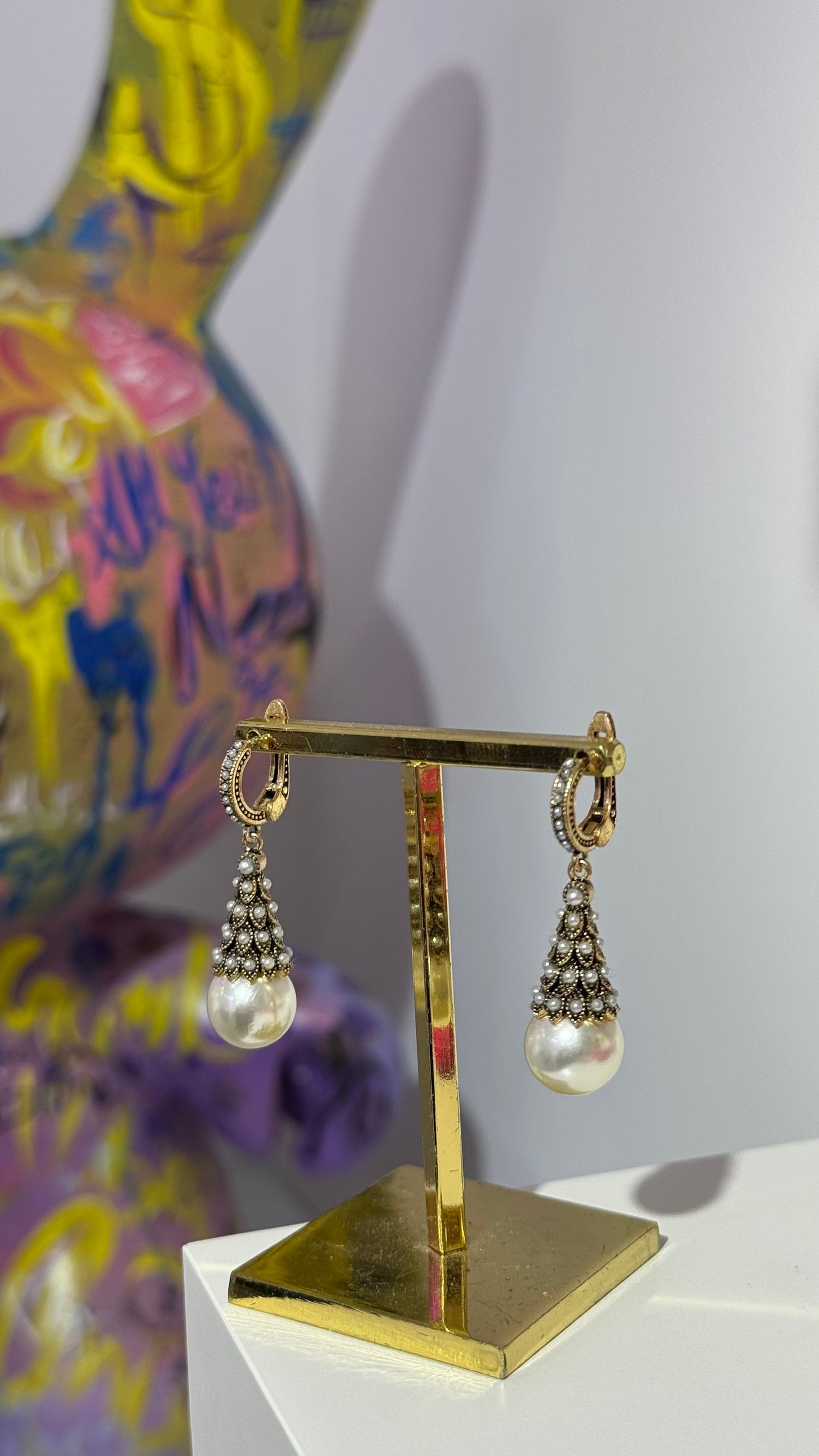 İncili Sallantılı Antik Küpe