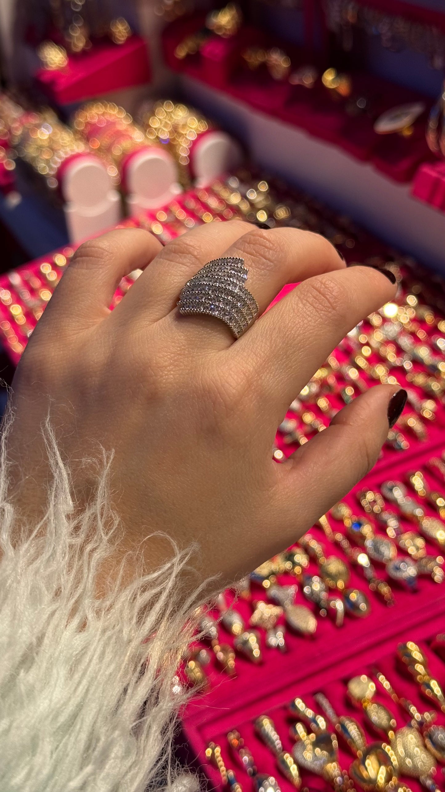 Çok Taşlı Yüzük