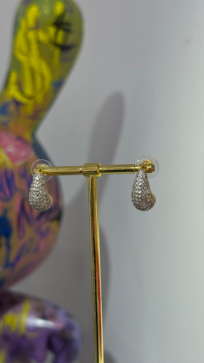 Damla Form Taşlı Küpe