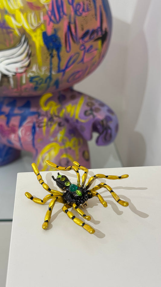 Örümcek Broş