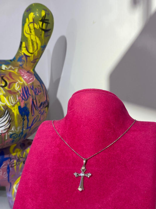 Beyaz Taşlı Haç Kolye