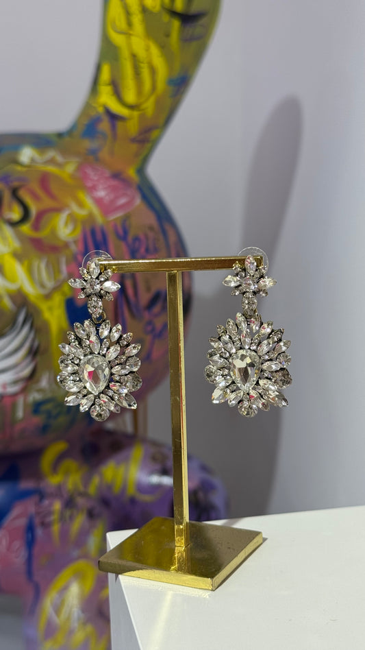 Sallantılı Taş Küpe