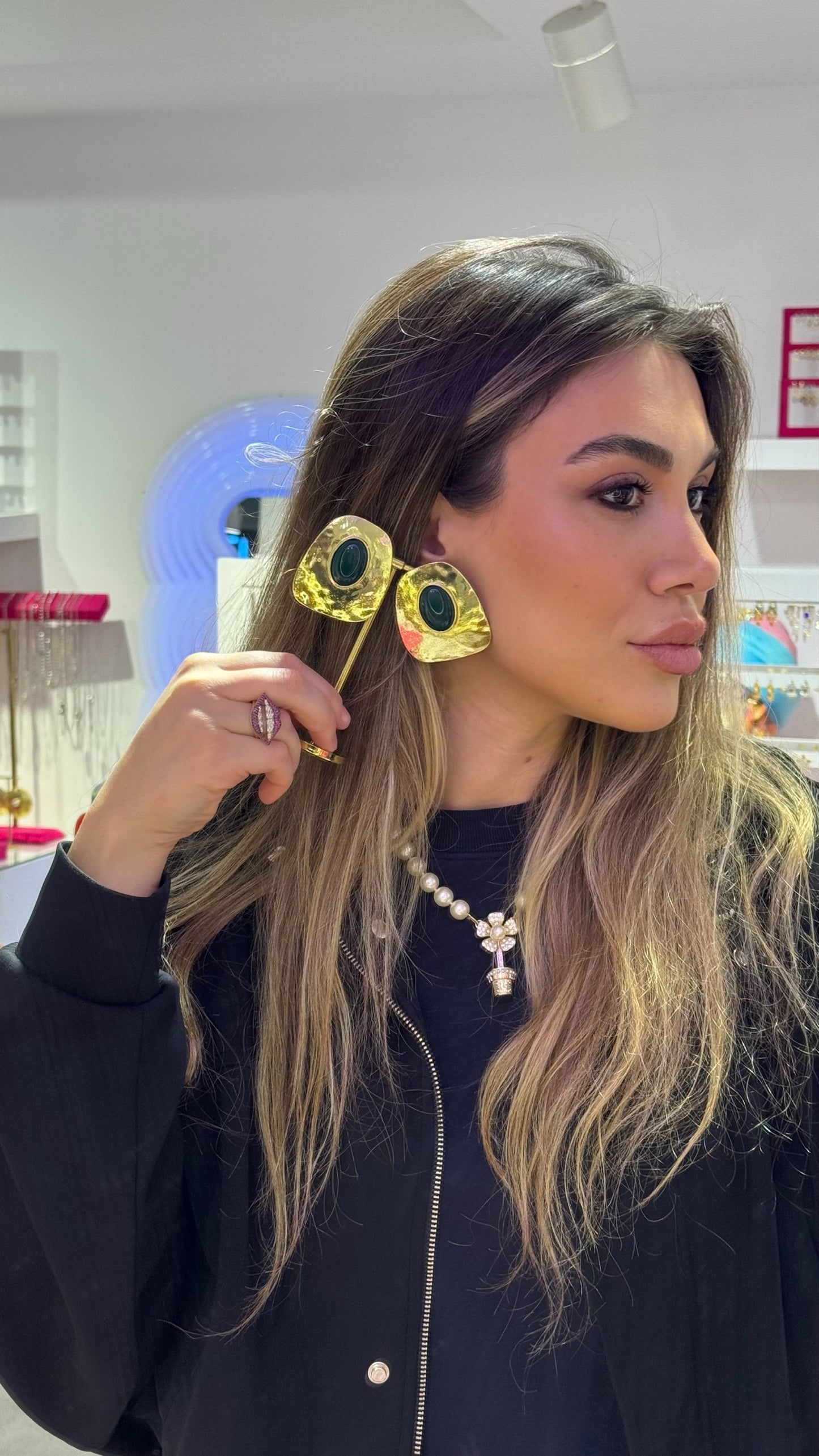 Yeşil Taşlı Vintage Küpe ￼