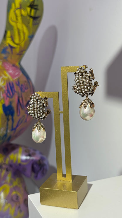 İncili Kurbağa Küpe