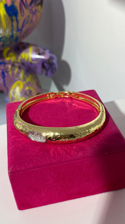 Taşlı Desenli Bileklik