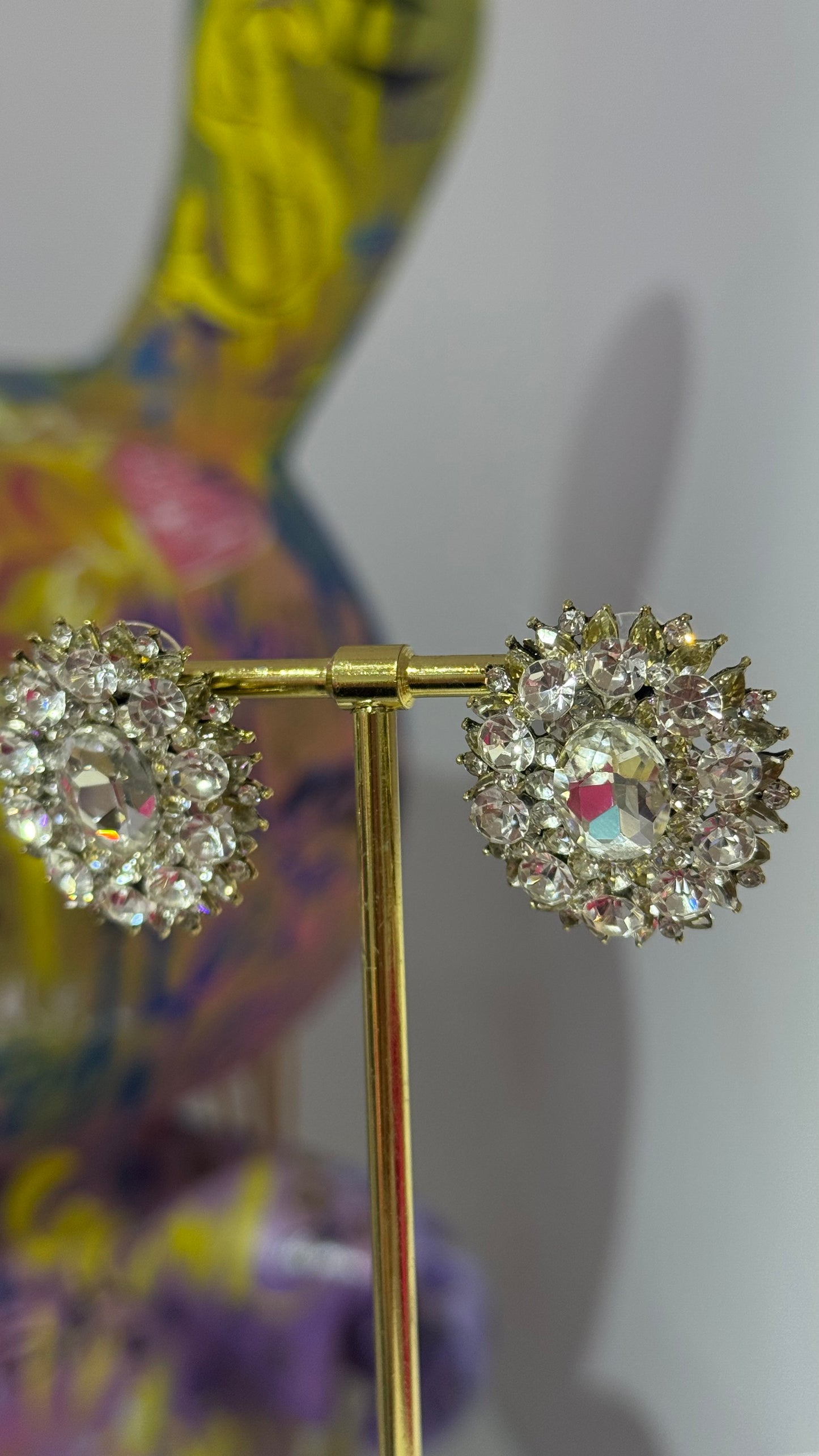 Maxi Taş Çiçek Küpe