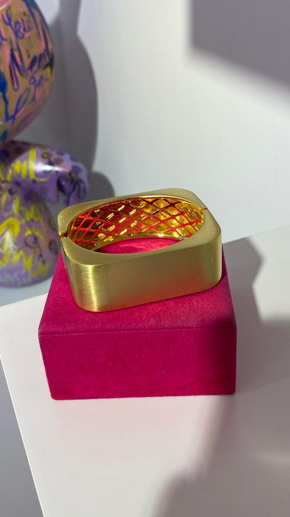 Mat Gold Köşeli Bileklik