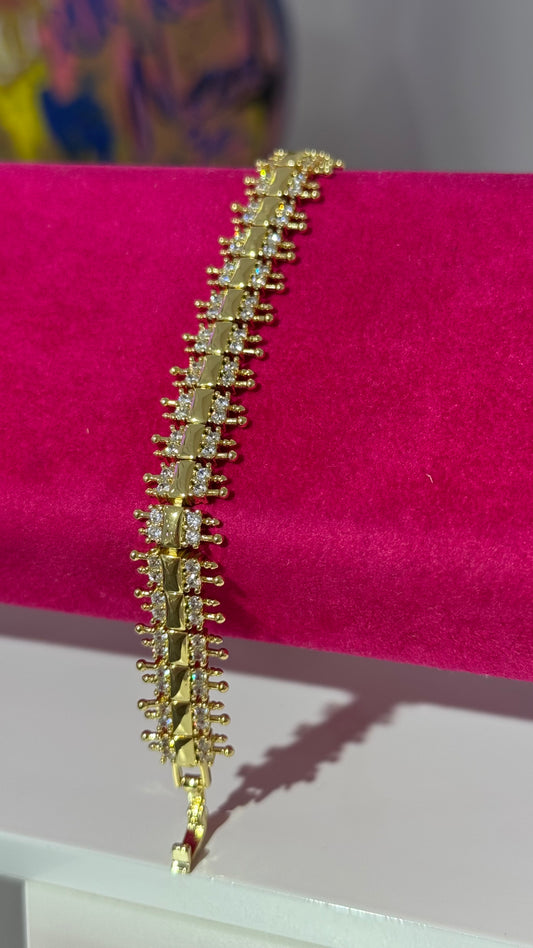 Tırtıklı Taşlı Bileklik