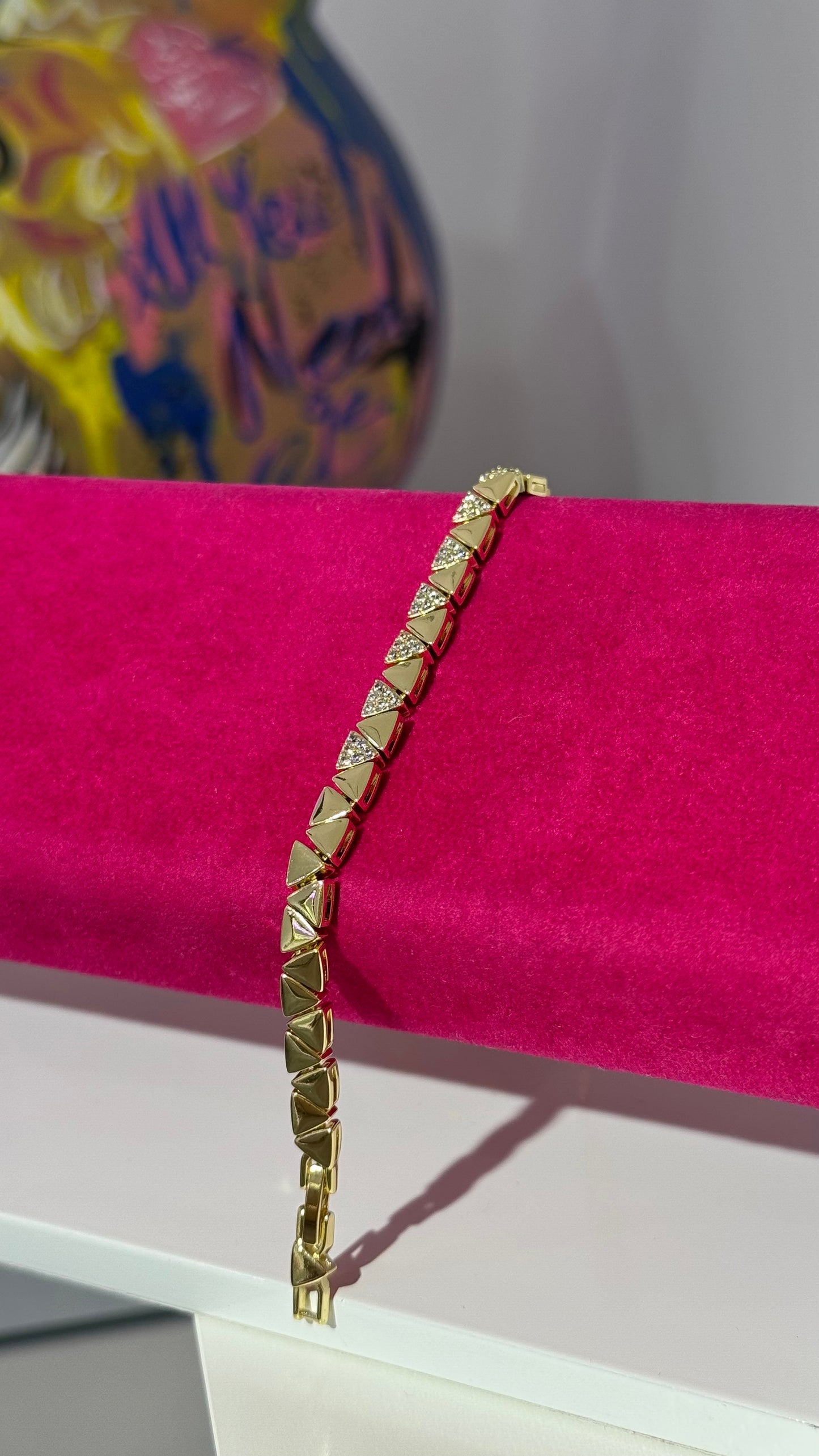 Taşlı Üçgen Bileklik